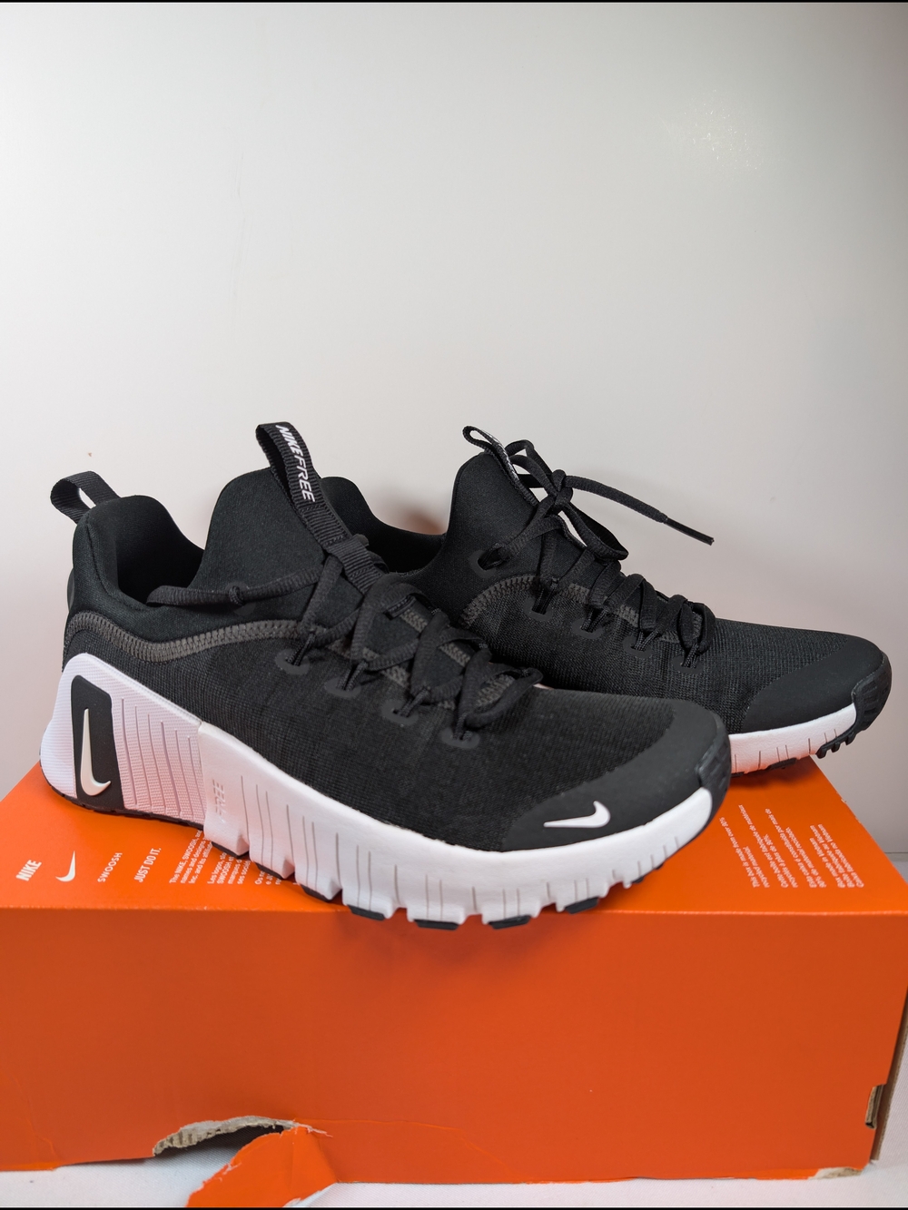 Nike FREE METCON 6 Size 7 Athletic Sneakers Black With White. Box No LID